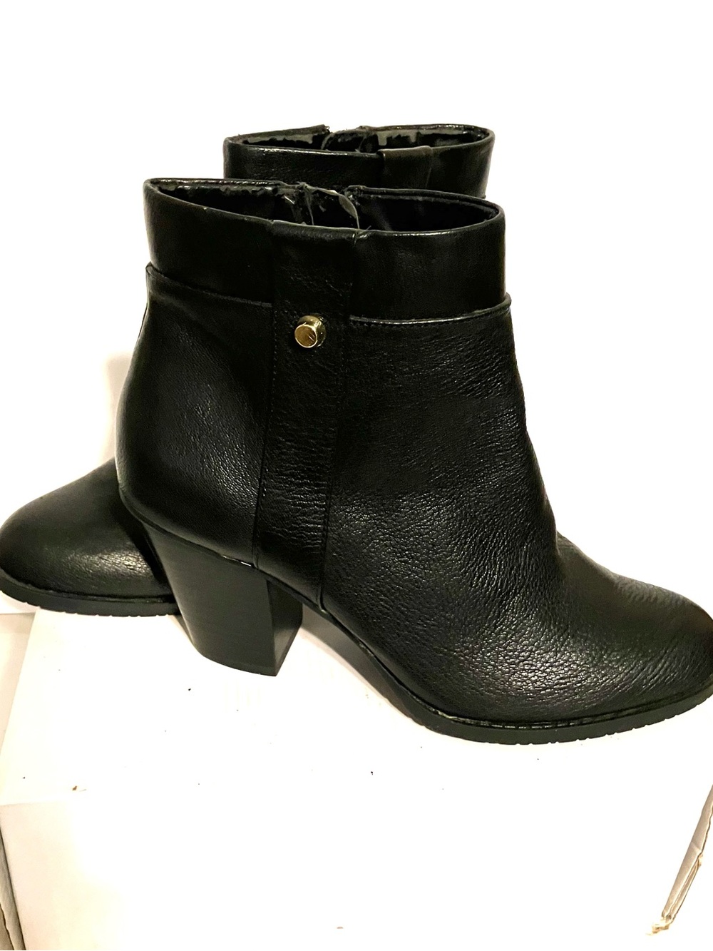 Bandolino Black Leather-Look Ankle Booties with Block Heel Side Zip Size 8